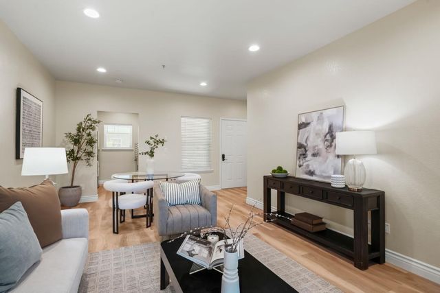 211 S Fremont Street 204, San Mateo, CA 94401