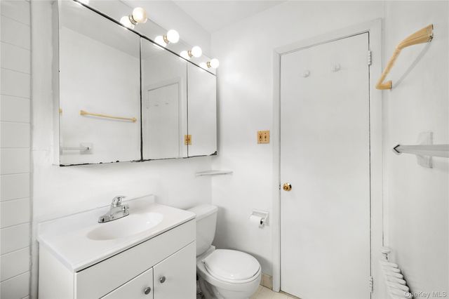 215-12 47th 2D-12, Bayside, NY 11361