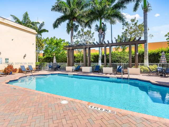 10022 NW 7th St 206, Miami, FL 33172