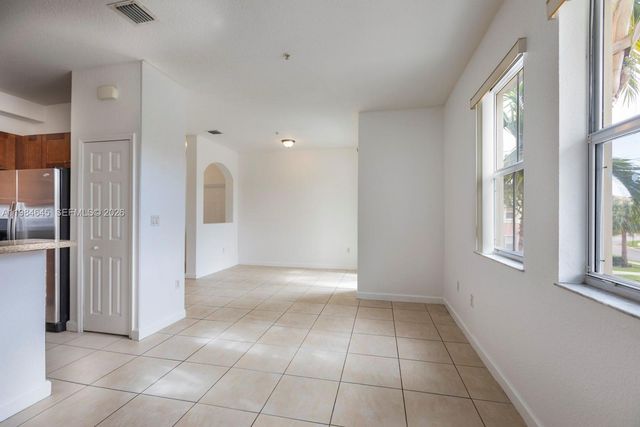 10022 NW 7th St 206, Miami, FL 33172