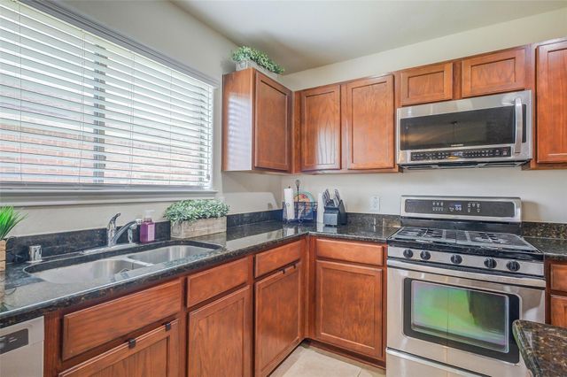 1015 Honeysuckle Vine Drive, Rosenberg, TX 77469