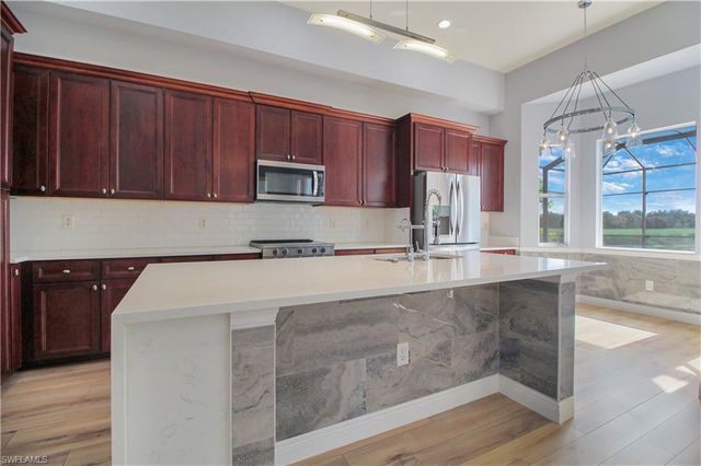 1696 Sarazen PL, Naples, FL 34120