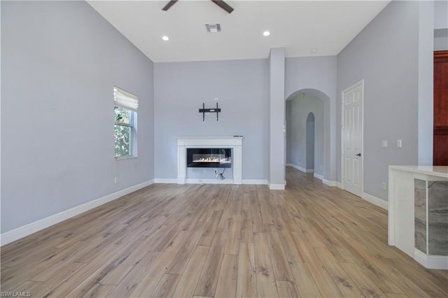 1696 Sarazen PL, Naples, FL 34120