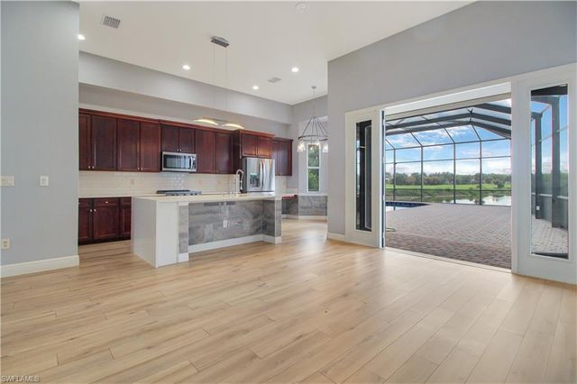 1696 Sarazen PL, Naples, FL 34120