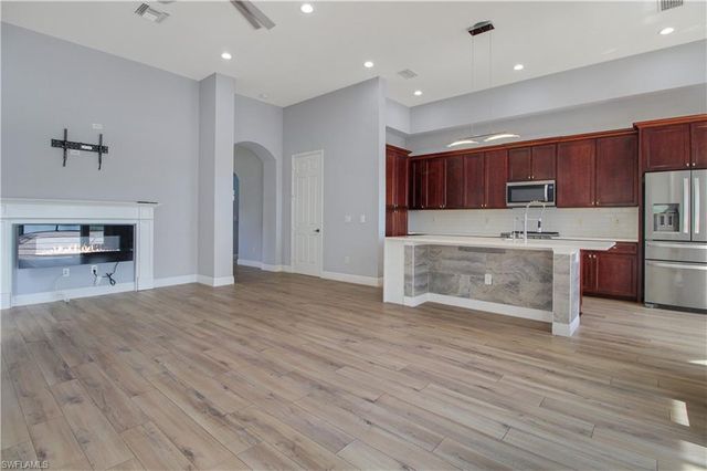 1696 Sarazen PL, Naples, FL 34120