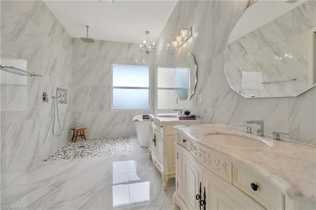 1696 Sarazen PL, Naples, FL 34120
