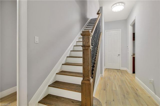 1696 Sarazen PL, Naples, FL 34120