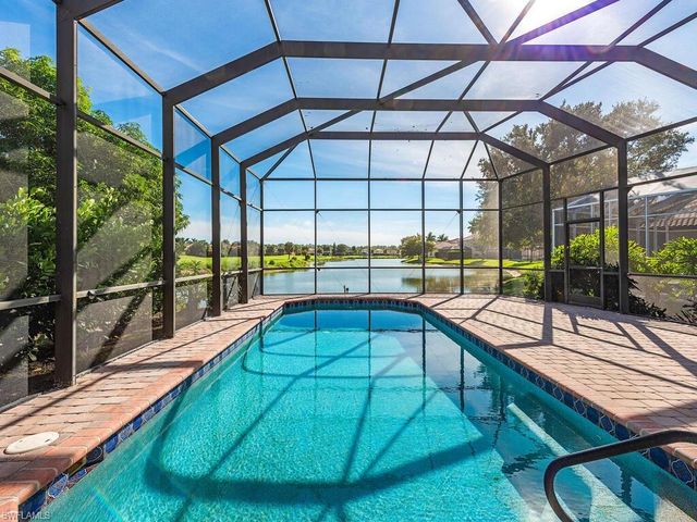 1696 Sarazen PL, Naples, FL 34120