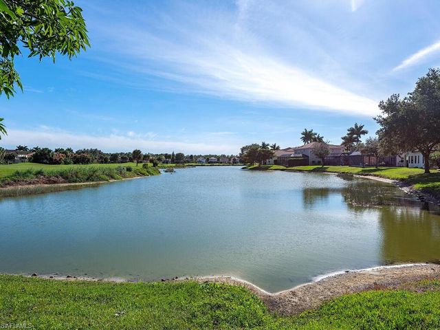 1696 Sarazen PL, Naples, FL 34120