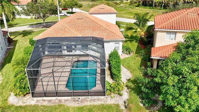 1696 Sarazen PL, Naples, FL 34120