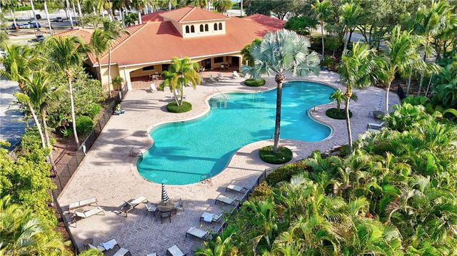 1696 Sarazen PL, Naples, FL 34120