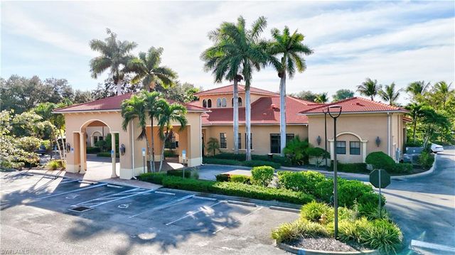 1696 Sarazen PL, Naples, FL 34120