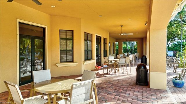 1696 Sarazen PL, Naples, FL 34120