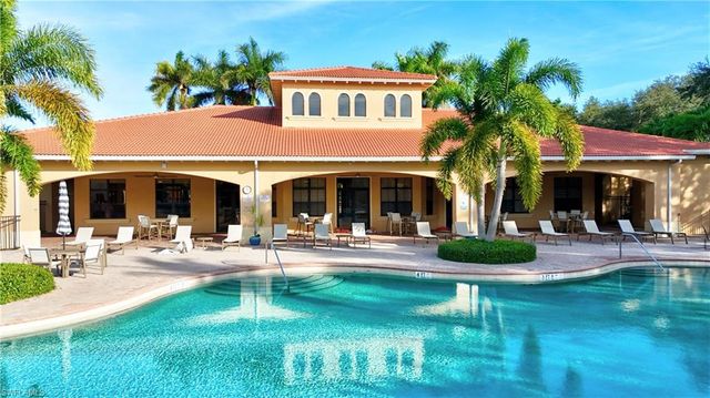 1696 Sarazen PL, Naples, FL 34120