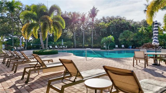 1696 Sarazen PL, Naples, FL 34120