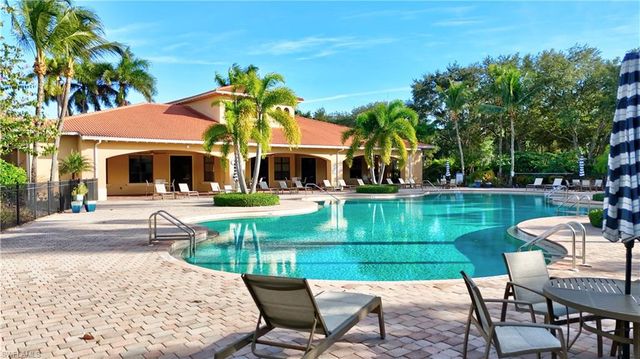 1696 Sarazen PL, Naples, FL 34120