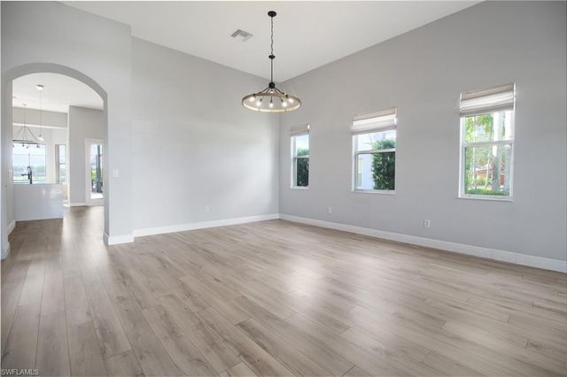 1696 Sarazen PL, Naples, FL 34120