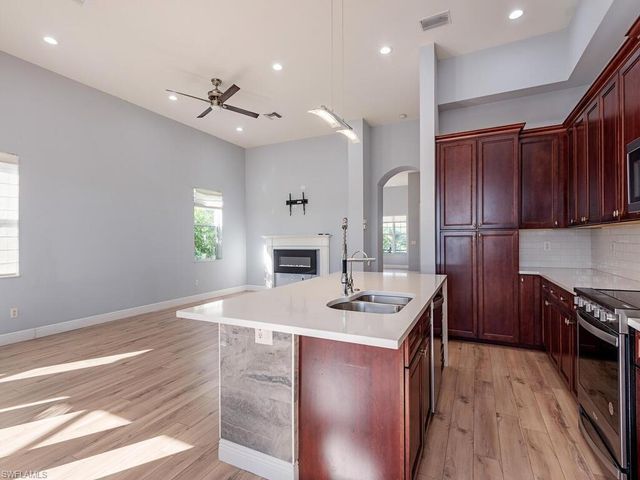 1696 Sarazen PL, Naples, FL 34120
