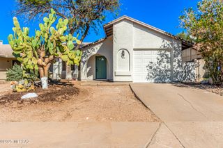 8709 E Almond Street, Tucson, AZ 85730