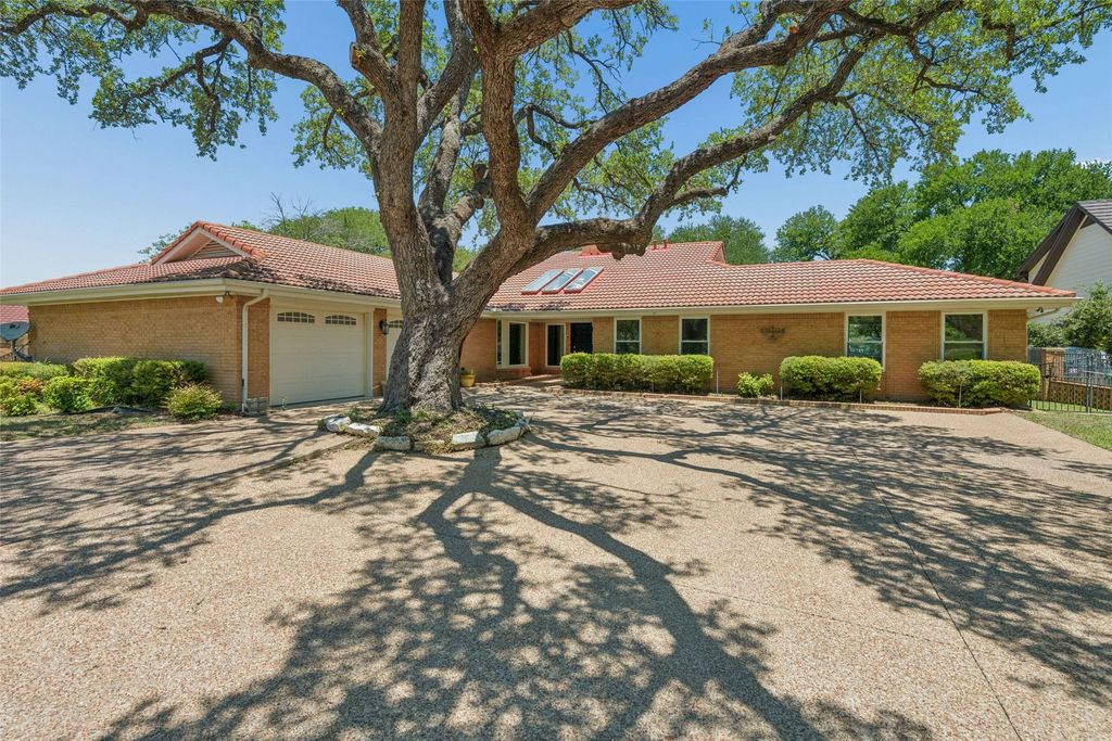 8937 Random Road, Fort Worth, TX 76179