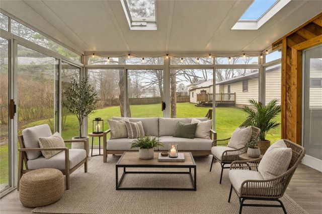 667 Hard Road, Webster, NY 14580