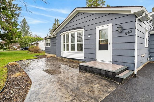 667 Hard Road, Webster, NY 14580