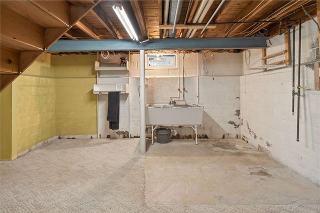 667 Hard Road, Webster, NY 14580