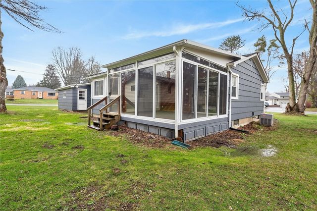 667 Hard Road, Webster, NY 14580