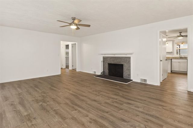 667 Hard Road, Webster, NY 14580