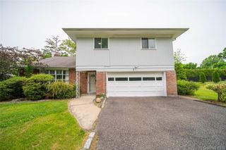 1 Horizon Road, Great Neck, NY 11020
