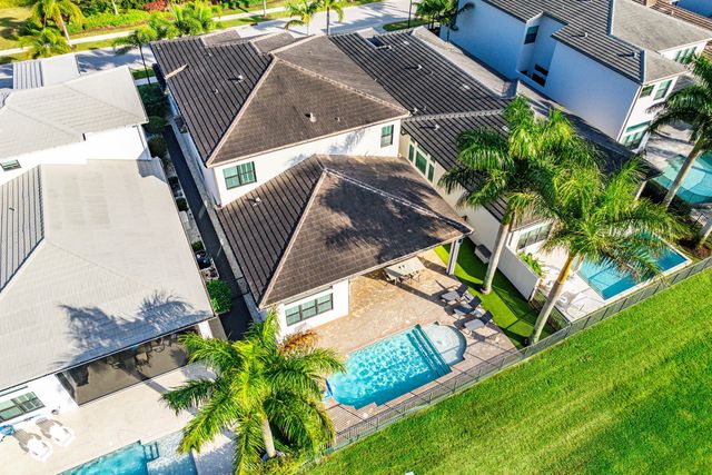 17317 Santaluce Manor, Boca Raton, FL 33496