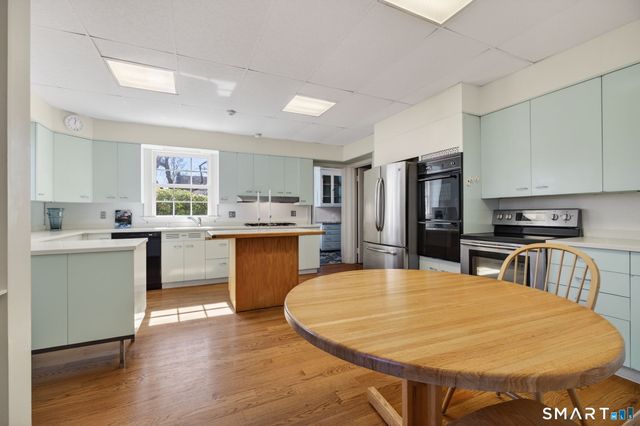 2095 Chapel Street, New Haven, CT 06515