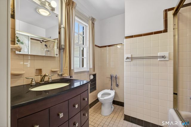 2095 Chapel Street, New Haven, CT 06515