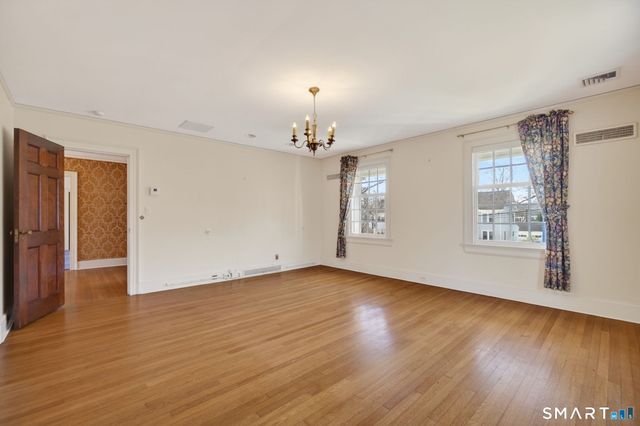 2095 Chapel Street, New Haven, CT 06515