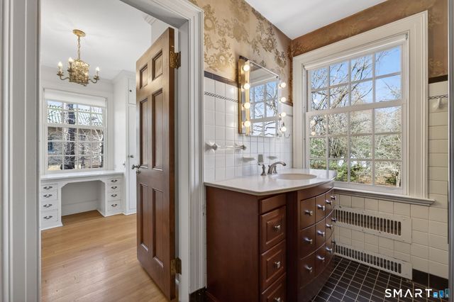 2095 Chapel Street, New Haven, CT 06515