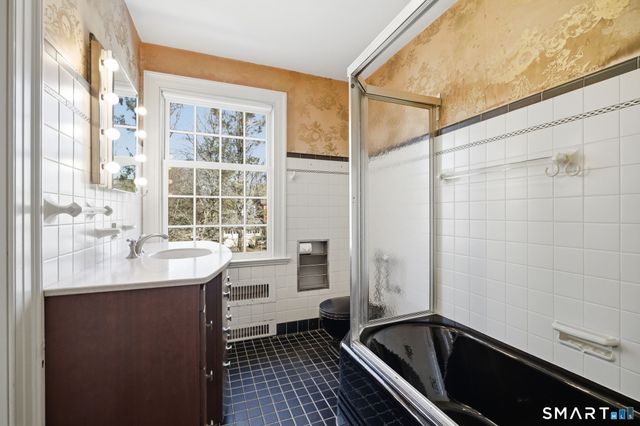 2095 Chapel Street, New Haven, CT 06515