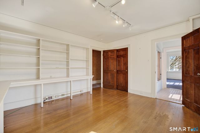 2095 Chapel Street, New Haven, CT 06515