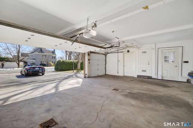 2095 Chapel Street, New Haven, CT 06515