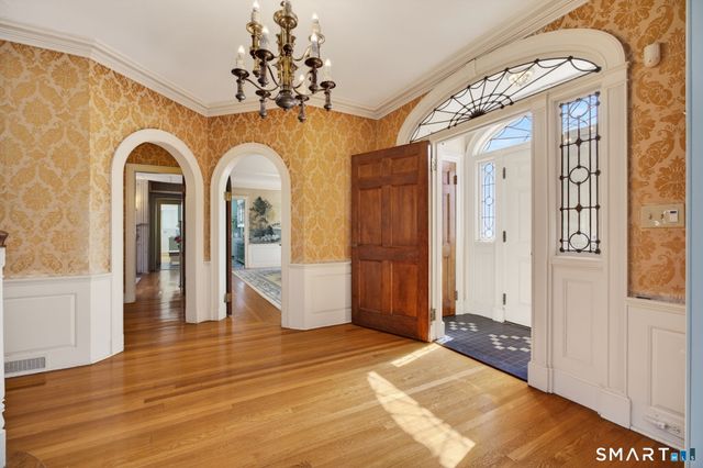 2095 Chapel Street, New Haven, CT 06515