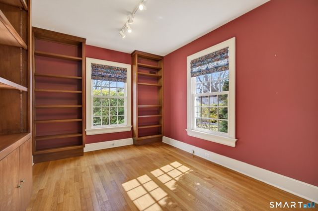 2095 Chapel Street, New Haven, CT 06515