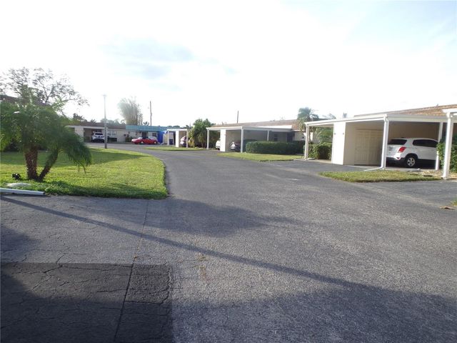 670 PARK CIRCLE, Bradenton, FL 34207