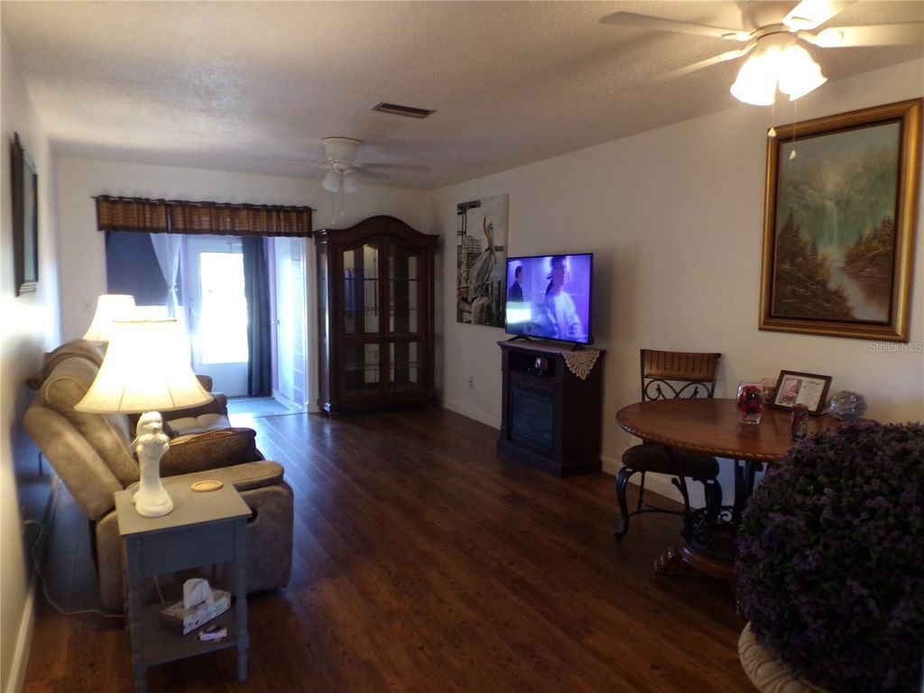 Image 41 of property listing at 670 PARK CIRCLE, Bradenton, FL 34207