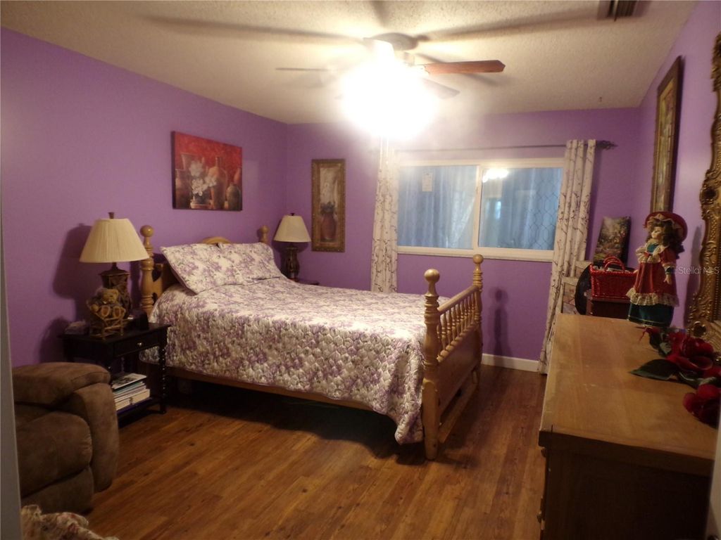 Image 42 of property listing at 670 PARK CIRCLE, Bradenton, FL 34207