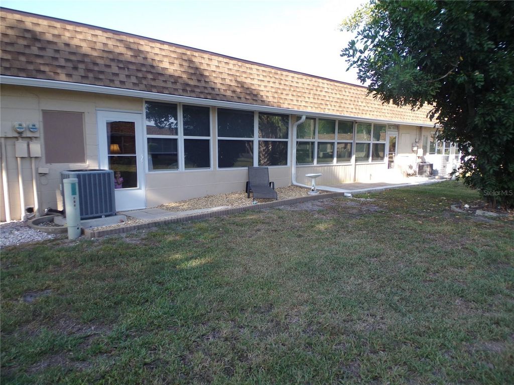 Image 44 of property listing at 670 PARK CIRCLE, Bradenton, FL 34207