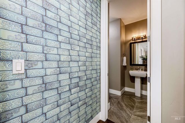 3833 Sage Creek Drive, Boise, ID 83714