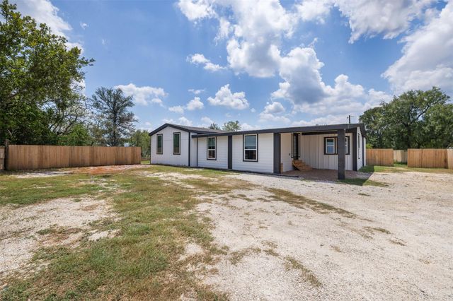 962 SH 304, Bastrop, TX 78602