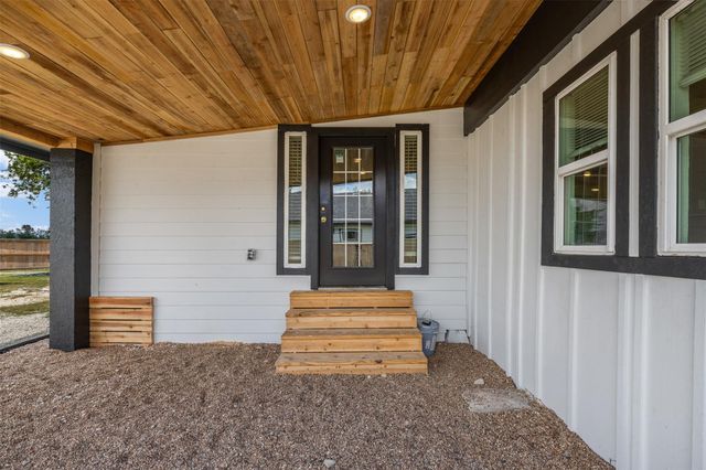 962 SH 304, Bastrop, TX 78602