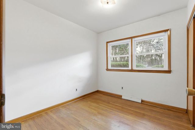 521 LEON AVE, Delran, NJ 08075