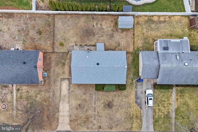 521 LEON AVE, Delran, NJ 08075