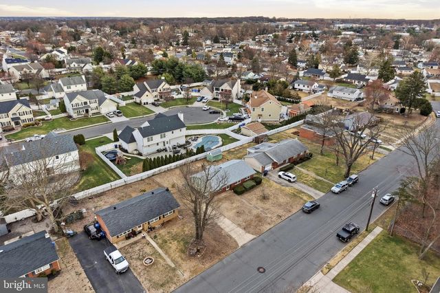 521 LEON AVE, Delran, NJ 08075